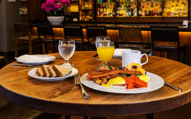 Grand Park Hotel Vancouver Airport, an Ascend Collection Hotel