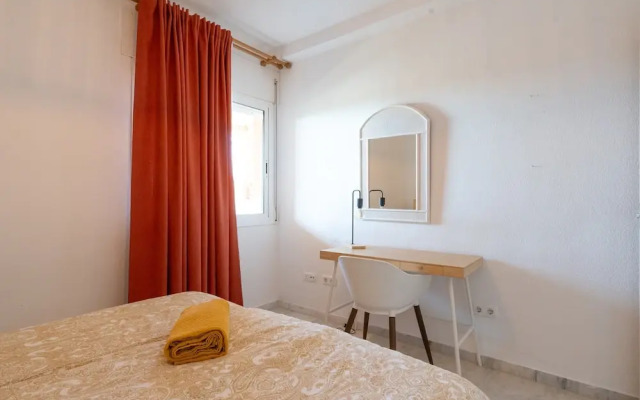 Cosy Apartment With Communal Pool