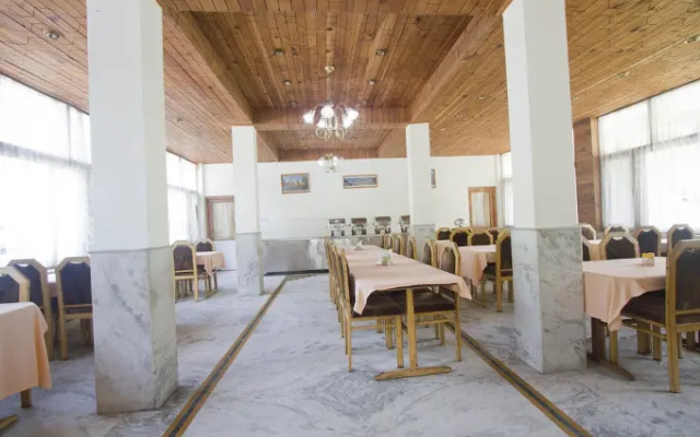 OYO 1537 Hotel Highland