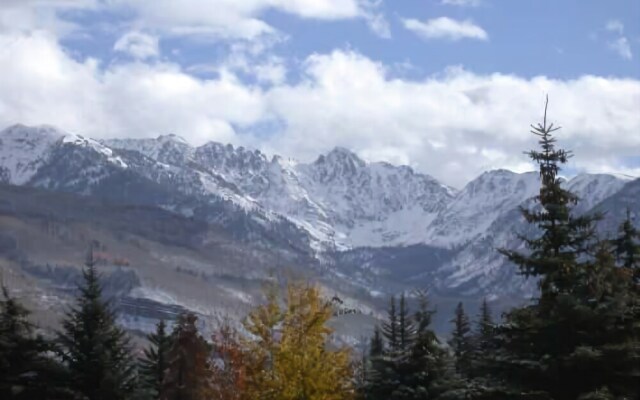 Condo with Onsite Pool & Hot Tub, Free WiFi & Garage Parking by RedAwning