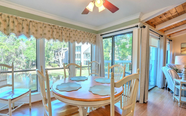 Lighthouse Tennis 2407