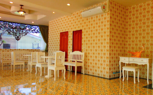 The Grand Paradise Suite