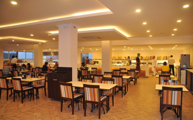 Sunshine Holiday Resort