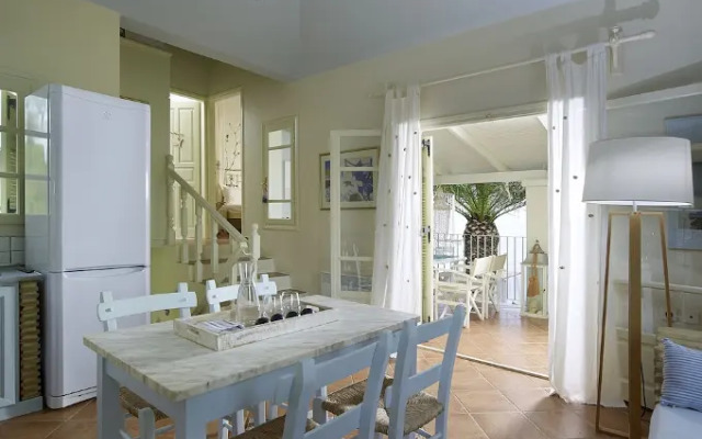 Paradisso Luxury Beach Villas