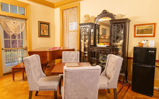 The Lafayette Inn