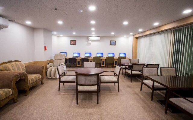 Ritz Hostel