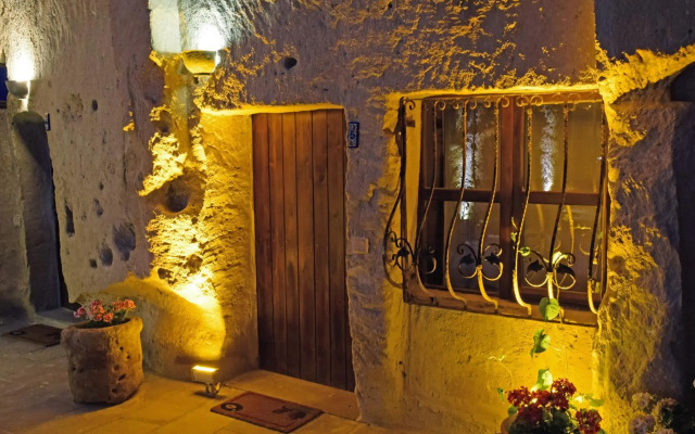 Tulip Cave Suites