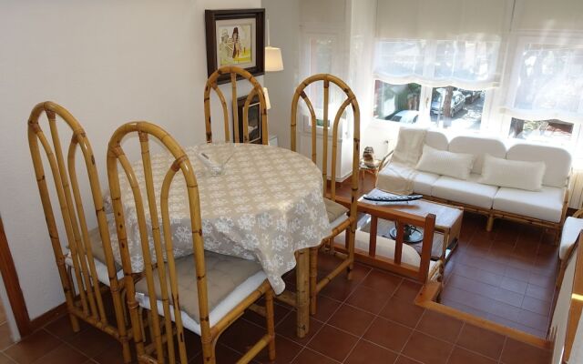 Spacious Apartment in Platja Daro With Terrace