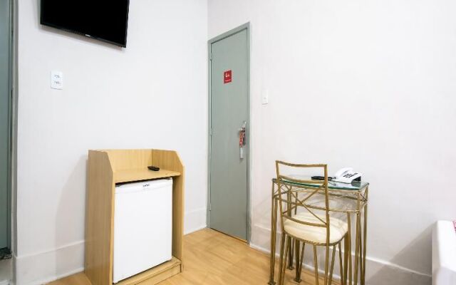 Oyo 131 Girassol Carioca