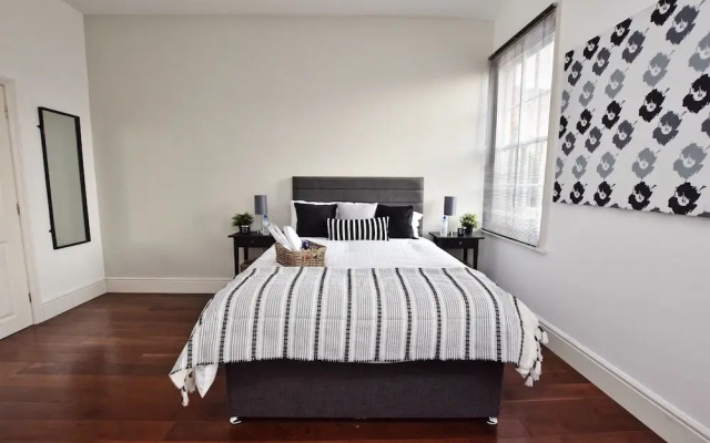 Derby 2 Bed House - University & City