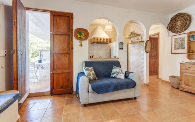Scopello Flat with Panoramic Courtyard and Parking