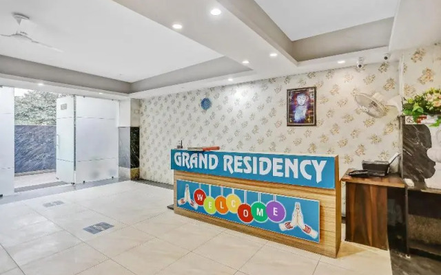 OYO Townhouse 22956 Hotel Grand Residency