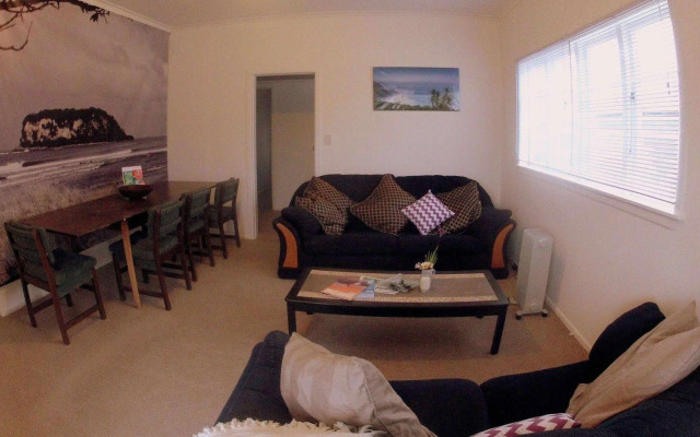 Surf N Stay Whangamata