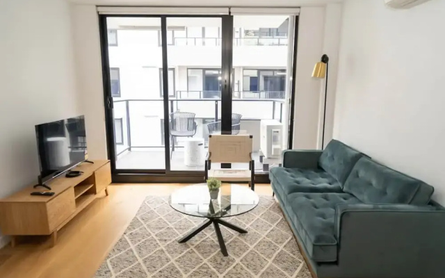 Idyllic 1-bed Near Popular Shopping Streets