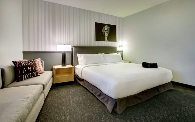 The Rose Hotel Chicago O’Hare, Tapestry Collection by Hilton
