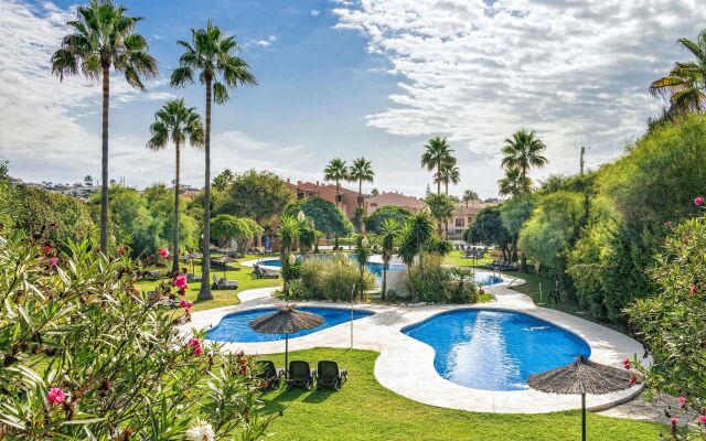Los Amigos Beach Club Hotel