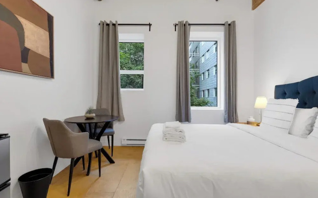 The Little Prince Rooms-Old Montreal
