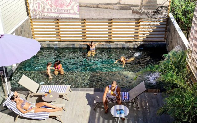 Le Saint Pierre Hotel