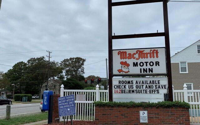 MacThrift Motor Inn