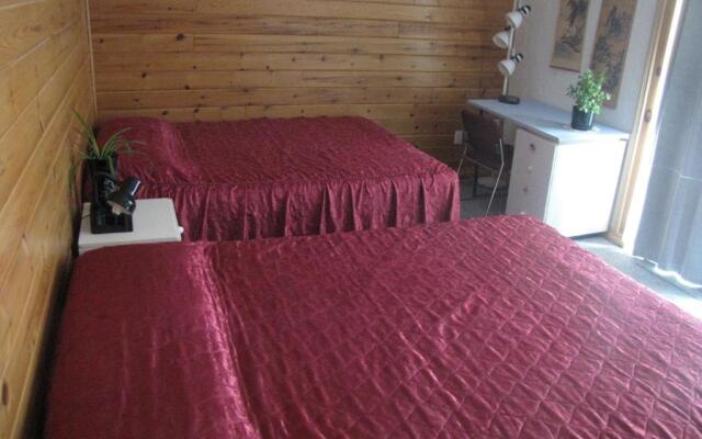 Quiet Bay Inn & Café