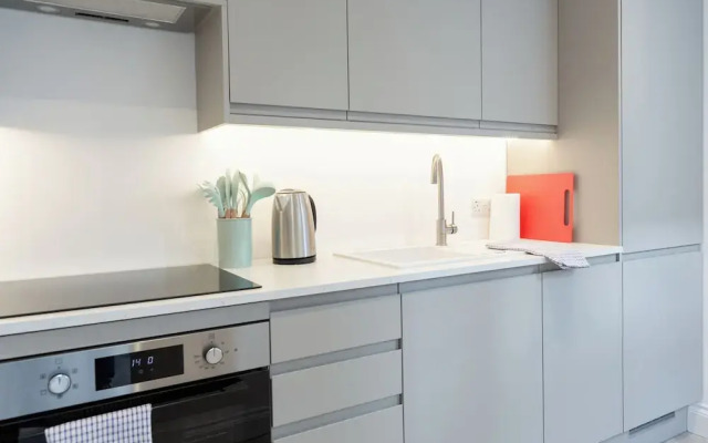 Bright & Airy 2BD - 10min walk to Centre