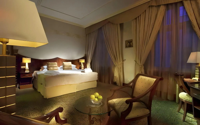 Art Deco Imperial Hotel