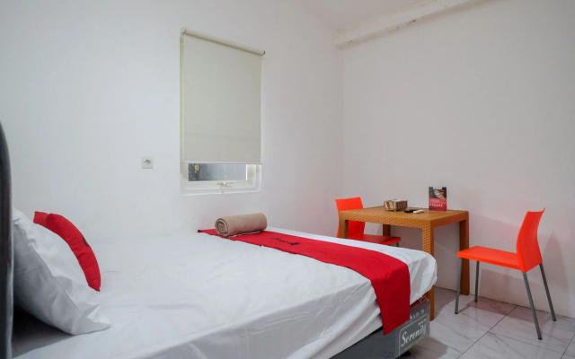 RedDoorz Hostel near Lawang Sewu Semarang
