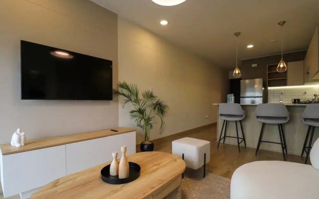 w Extraordinary 2BR With Balcony in Miraflores