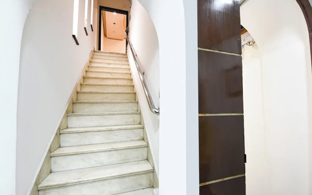 Fabhotel Golden Key Inn