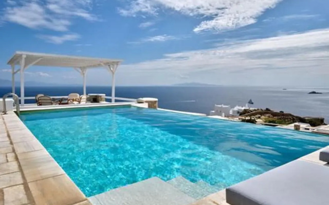 Stunning Villa With Panoramic View