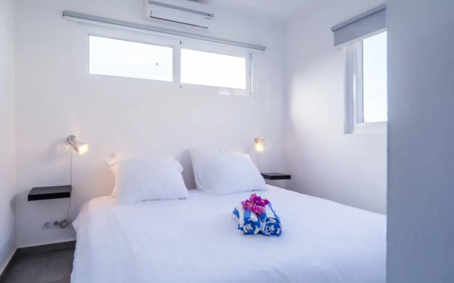 ?Luxurious Holiday-Home? Secured & Intimate Resort