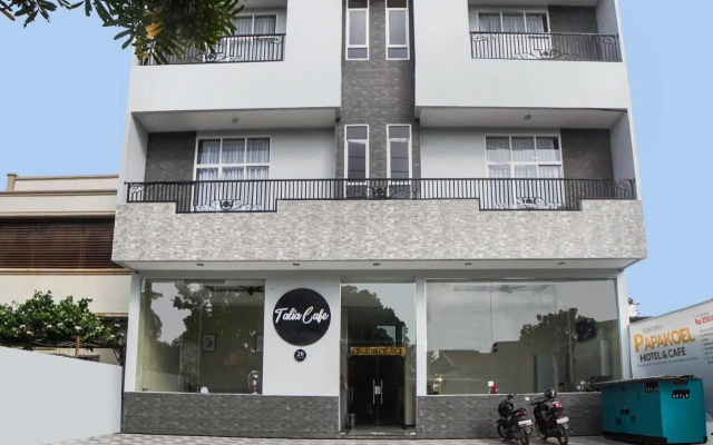 Super Oyo Capital O Papakoel Hotel & Cafe