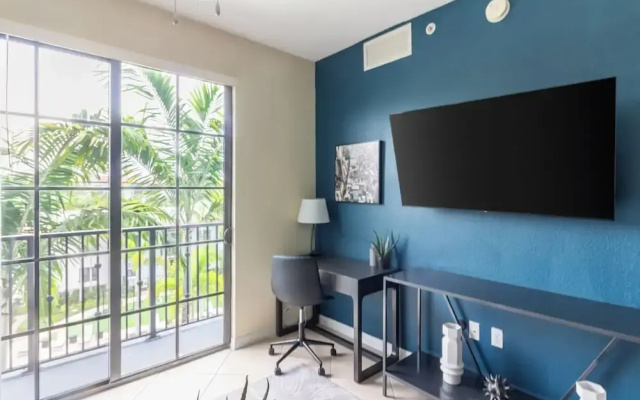 Miramar Apartments By Landing