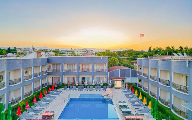 Sayanora Hotel & Park