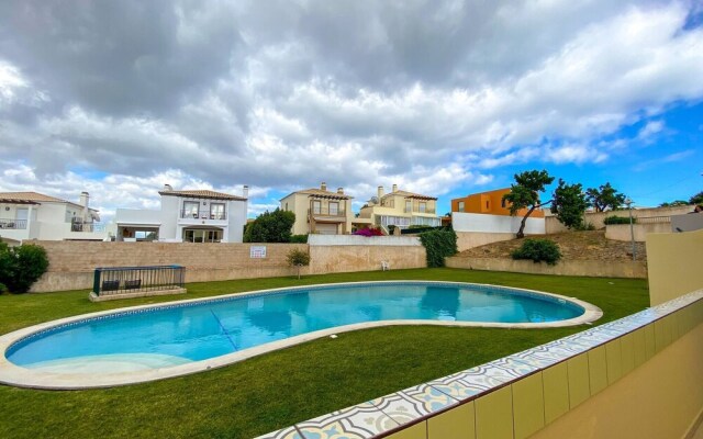 Prestige Apartment with Swimming Pool