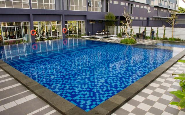 Simply Valore Hotel