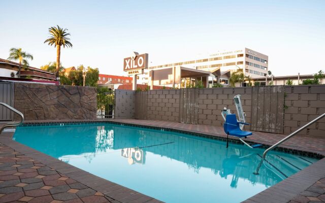 Hotel Xilo Glendale