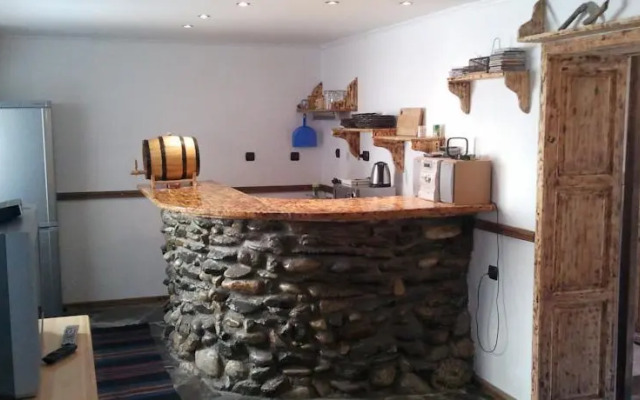 The White House With The White Fountain