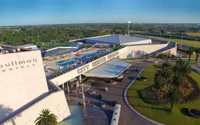 Pullman Rosario City Center Hotel