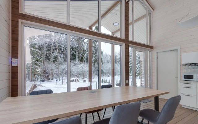 Дом на Вишневой улице, 8