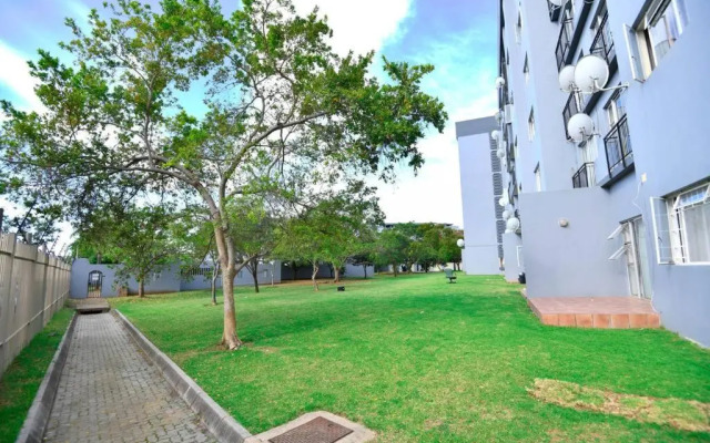 Smart & Modern apartment @ Menlyn Place