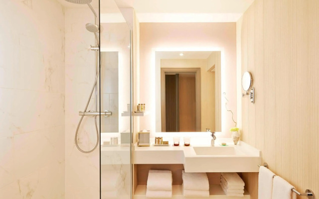 Renaissance Paris La Defense Hotel