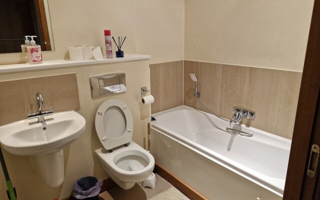 Impeccable 1-bed Apartment in Purfleet