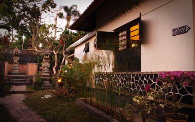 Guru Ratna Homestay