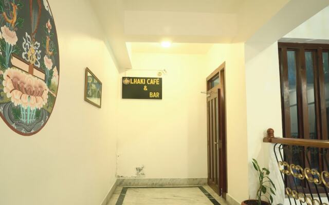 lhaki Hotel