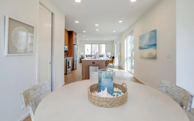 Seaside Vacation Rental w/ On-site Beach Access!