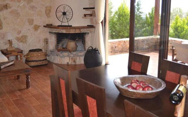 Evia Family House
