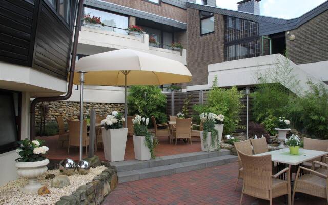 Hotel am Berghang