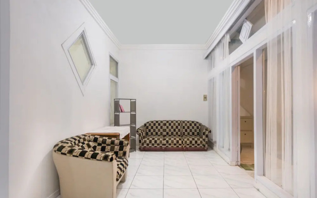 OYO Life 3055 Rumah Enin