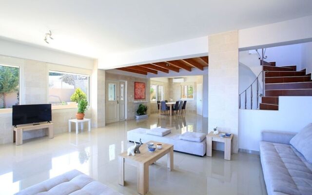 Villa Diktynna Embrace the Endless Blue